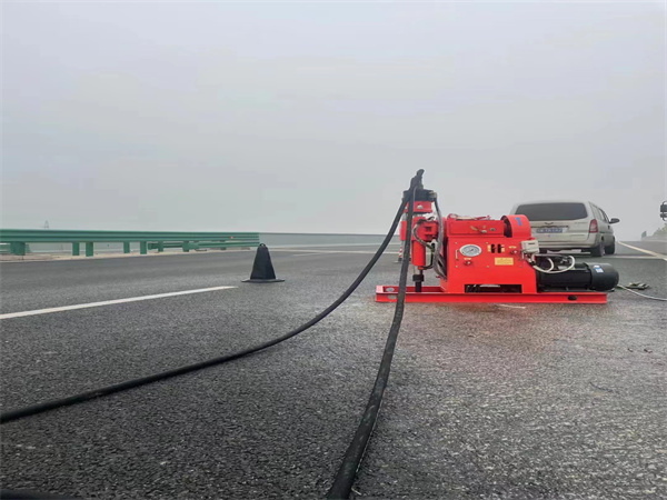 罗甸马路路基路面开裂下沉注浆加固灌浆